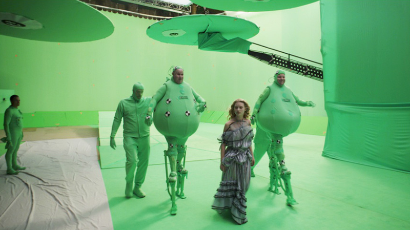 Illustration for article titled Before-and-after effects shots reveal the wonderful fakeness of movies